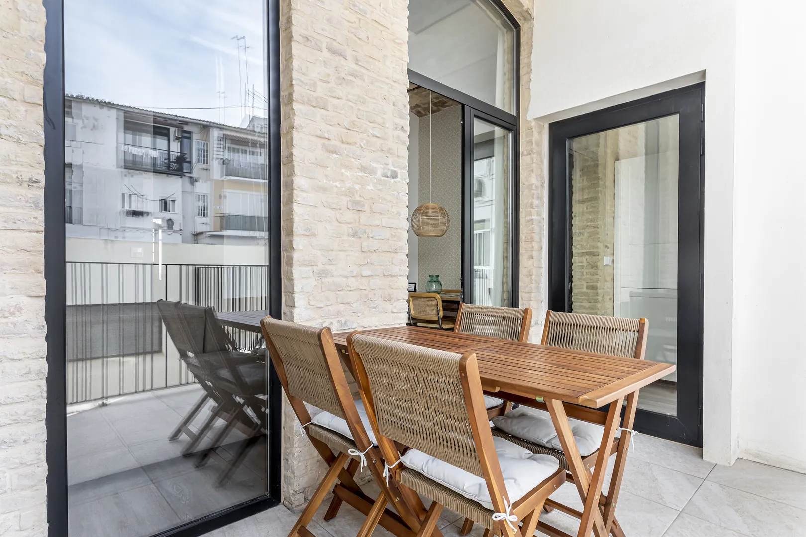 apartamento com terraço valência verão