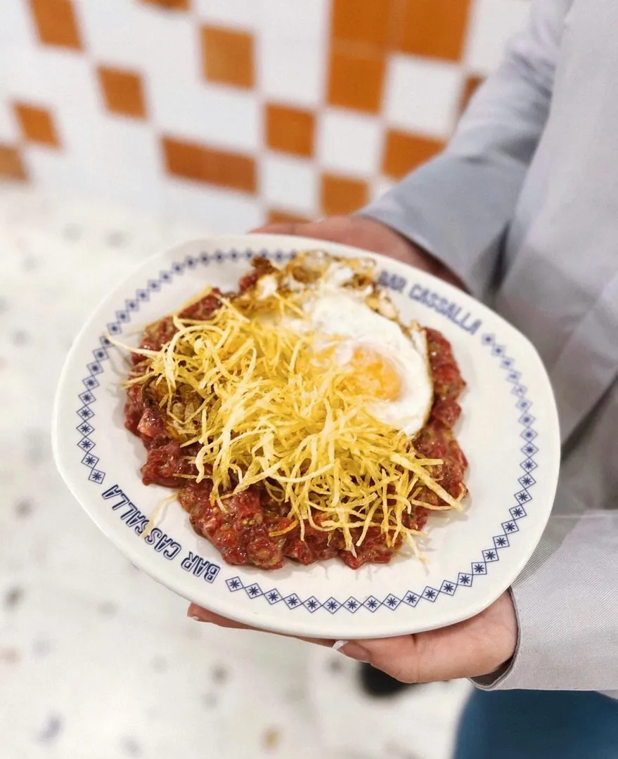 Prato servido em restaurante de Valência para jantar especial